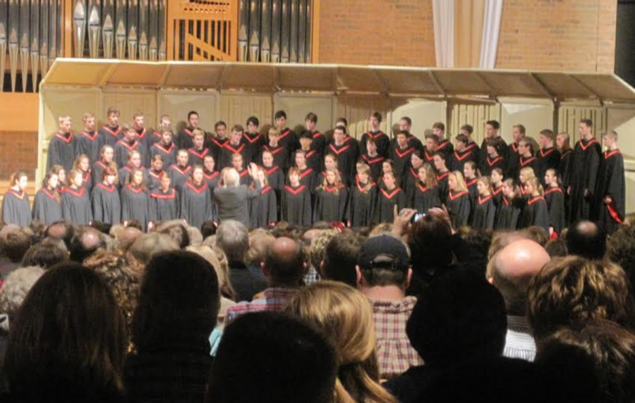 The+Stillwater+Choir+department+sang+in+their+annual+Fall+Choral+Festival+at+St.+Andrews+Lutheran+Church+on+Sept.+29.+The+Festival+was+concluded+with+a+mass+choral+performance+of+Trres+Cantos+Nativos+with+all+the+choirs+singing+together+as+one.