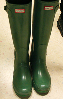 Hunter rain boots, growing in popularity, come in countless colors to fit any personality. I love the color green and I feel like if youre going to spend that much on a pair of boots, you should get a fun color that you enjoy,  said Brooke Knoll (16). 