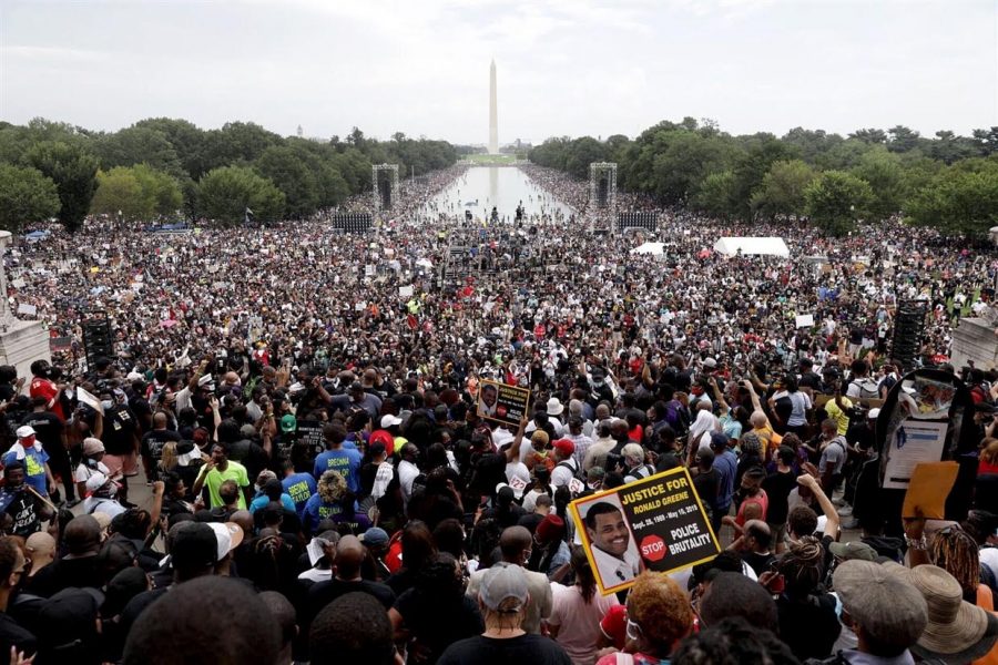 Supporters gather at Lincoln Memorial to demonstrate their unity to March on Washington on Aug. 28.