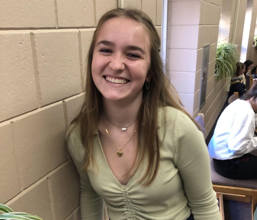 Senior Brea Davis enjoys her lunch period with fellow cast mates and friends in the Music Commons. Davis will be performing the lead role in the upcoming production of Much Ado About Nothing.