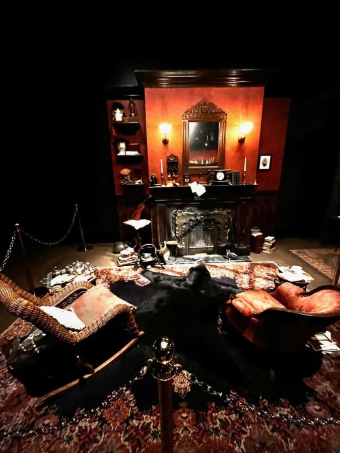 The+clue+room+at+the+Sherlock+Holmes+exhibit%2C+where+people+look+around+for+the+most+loved+and+famous+Sherlock+items.+This+museum+is+a+family-loved+tradition+by+many.+
